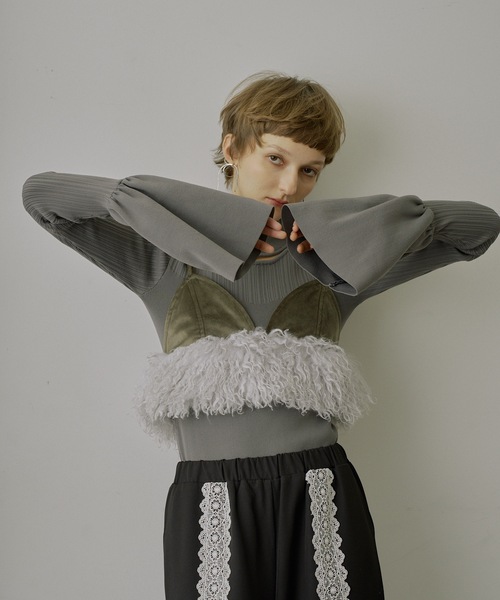 【新品・タグ付】今だけ値下げ！ADORE★ベルスリーブニットは★白 セール】 ◇ラッフルスリーブニット （ニット・セーター）｜ADORE