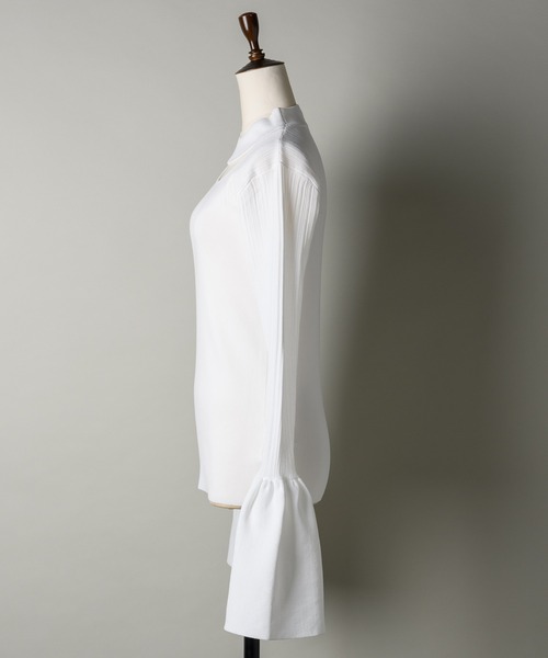 VIOLETTA（ヴィオレッタ）の「ベルスリーブチョーカーリブニットトップス（ニット/セーター・レディース・ブラック/ライトパープル/モカ/オフホワイト/グレー/パープル/ロイヤルブルー/レッド・FREE）」の16枚目の写真