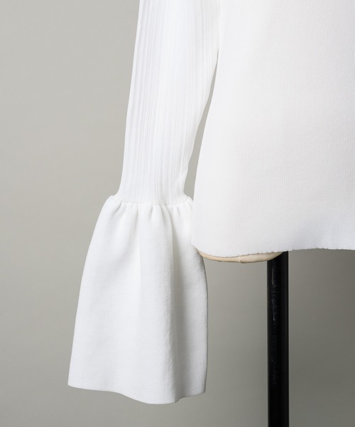 VIOLETTA（ヴィオレッタ）の「ベルスリーブチョーカーリブニットトップス（ニット/セーター・レディース・ブラック/ライトパープル/モカ/オフホワイト/グレー/パープル/ロイヤルブルー/レッド・FREE）」の12枚目の写真