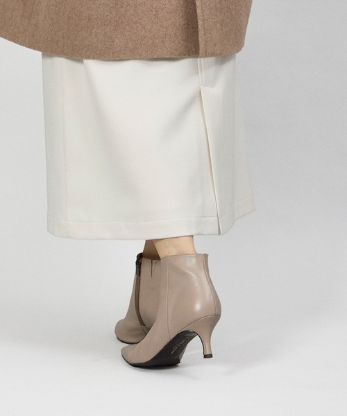 Mode et Jacomo（モードエジャコモ）の「ポインテッドトゥアンクルブーツ（ブーツ・レディース・ブラック/ライトグレー・24cm/24.5cm/23cm）」の5枚目の写真