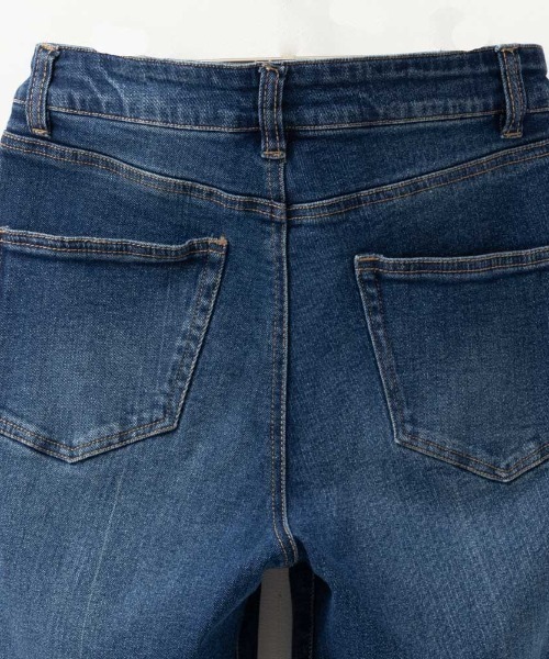 NAVY(ネイビー)の「GOOD STYLE JEANS 裾フリンジセミフレアパンツ(デニムパンツ・レディース・ブルー/ワンウォッシュ/ネイビー・S/M/L)」の17枚目の写真