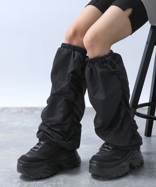 JEANASIS（ジーナシス）の「ナイロンレッグカバー/974167（レッグウォーマー・レディース・グレー/ブラック・FREE）」の2枚目の写真