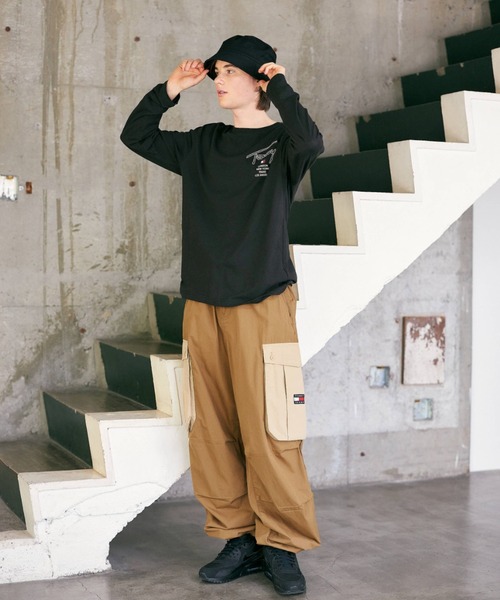 tommy jeans（トミー ジーンズ）の「ゴールドシグネチャーバックロングスリーブTシャツ（Tシャツ/カットソー・メンズ・ホワイト/ブラウン/ブラック・LARGE/X-LARGE/SMALL/MEDIUM）」の20枚目の写真