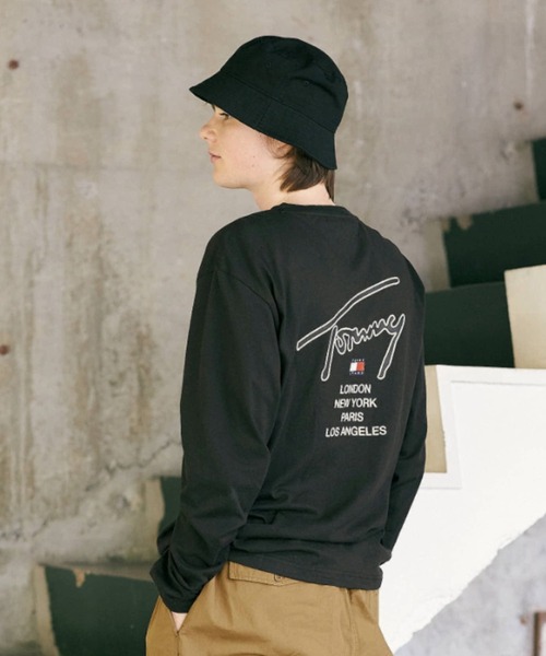 tommy jeans（トミー ジーンズ）の「ゴールドシグネチャーバックロングスリーブTシャツ（Tシャツ/カットソー・メンズ・ホワイト/ブラウン/ブラック・LARGE/X-LARGE/SMALL/MEDIUM）」の19枚目の写真