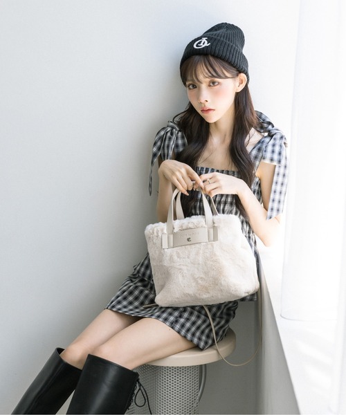 OLIVE des OLIVE（オリーブデオリーブ）の「エンブレム付き