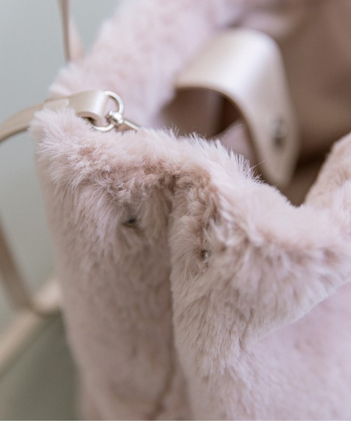 OLIVE des OLIVE(オリーブデオリーブ)の「エンブレム付きファーミニトートバッグ 1032120130(ショルダーバッグ・レディース・ピンク/アイボリー・FREE)」の14枚目の写真