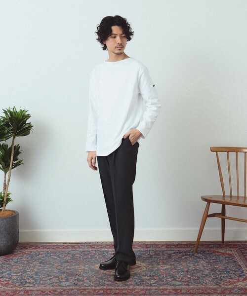 BEAMS F(ビームスエフ)の「SAINT JAMES / OUESSANT ソリッド ボートネック Tシャツ(Tシャツ/カットソー・メンズ・オフホワイト/ブラック/ナチュラル/ネイビー・6/5/4)」の12枚目の写真