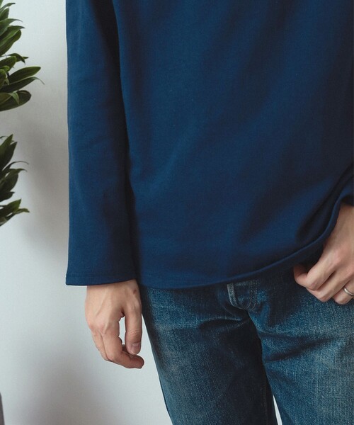 BEAMS F(ビームスエフ)の「SAINT JAMES / OUESSANT ソリッド ボートネック Tシャツ(Tシャツ/カットソー・メンズ・オフホワイト/ブラック/ナチュラル/ネイビー・6/5/4)」の4枚目の写真