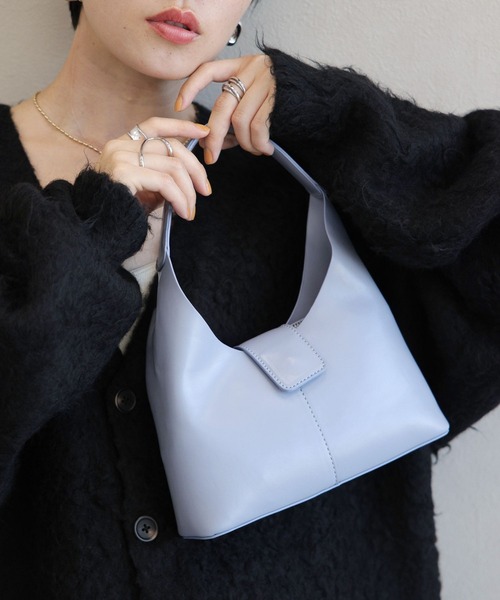 RAGEBLUE(レイジブルー)の「3WAYフラップハンドバック(ハンドバッグ・レディース・ブラック/ブルー・FREE)」の2枚目の写真