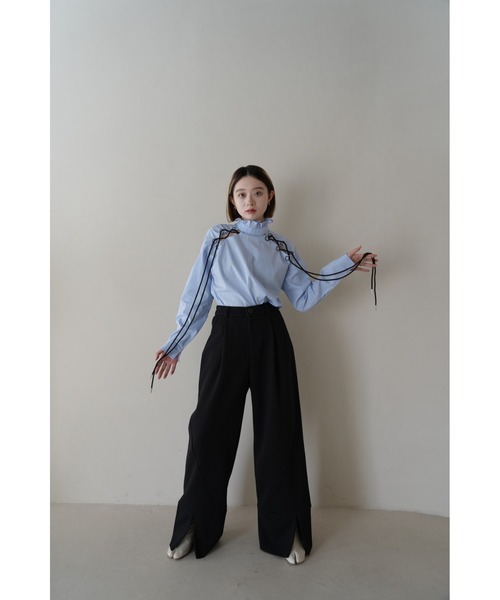 Uenui（ウニュイ）の「レースアップ ラッフルネック シャツ ブラウス フリル ストライプ（シャツ/ブラウス・レディース・ブルー/ブラック・FREE）」の3枚目の写真