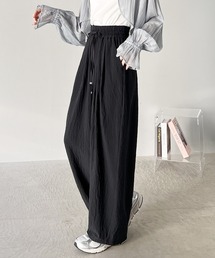 大人の上品見え。ダブルタックワイドストレートパンツ