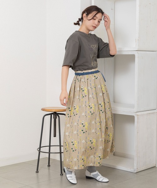 POU DOU DOU(プードゥドゥ)の「ストライプフラワープリントタックスカート(スカート・レディース・ダークグレー/ベージュ・3)」の17枚目の写真