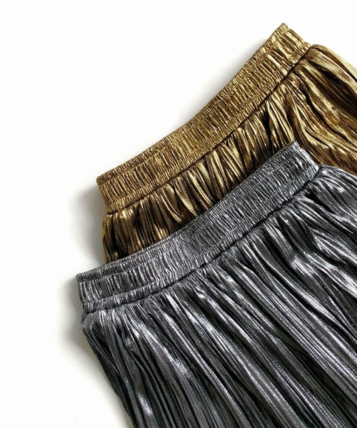 Q（キュー）の「シャイニープリーツスカート（スカート・レディース・ゴールド/シルバー・MEDIUM）」の4枚目の写真