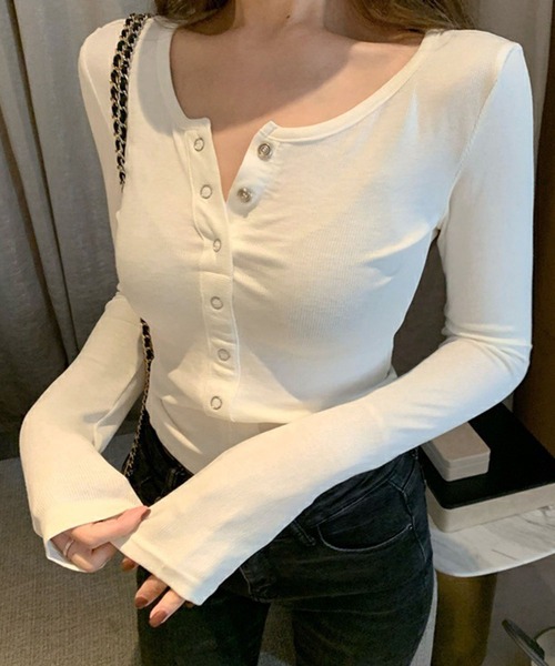 スリムスナップボタン長袖Tシャツ セール】スナップボタンクロップド丈ロンT（Tシャツ/カットソー