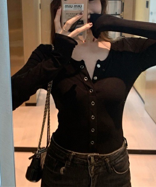 GLAMOROUS JANE(グラマラスジェーン)の「スナップボタンテレコロンT(Tシャツ/カットソー・レディース・ブラック/グレー/ホワイト・FREE)」の6枚目の写真
