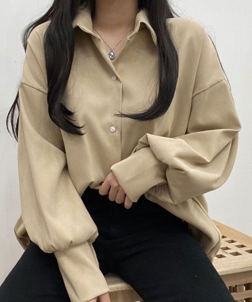 VIVID LADY(ビビッドレディー)の「ボリューム袖シャツブラウス バルーン袖ブラウス 韓国ファッション(シャツ/ブラウス・レディース・イエロー/パープル/ベージュ/スカイブルー/アイボリー/ブラック/ワインレッド・FREE)」の4枚目の写真