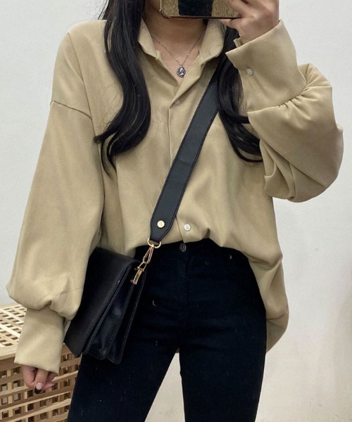 VIVID LADY(ビビッドレディー)の「ボリューム袖シャツブラウス バルーン袖ブラウス 韓国ファッション(シャツ/ブラウス・レディース・イエロー/パープル/ベージュ/スカイブルー/アイボリー/ブラック/ワインレッド・FREE)」の9枚目の写真