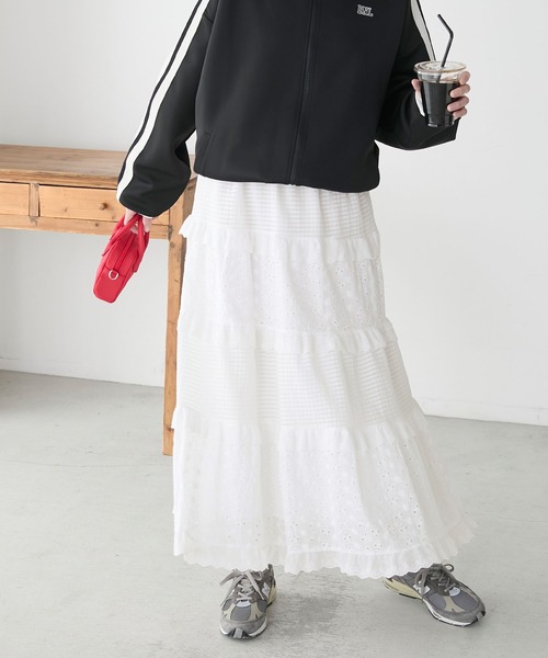 BONLECILL（ボンルシール）の「フリルギャザーレースロングスカート（スカート・レディース・オフホワイト/ブラック・FREE）」の17枚目の写真