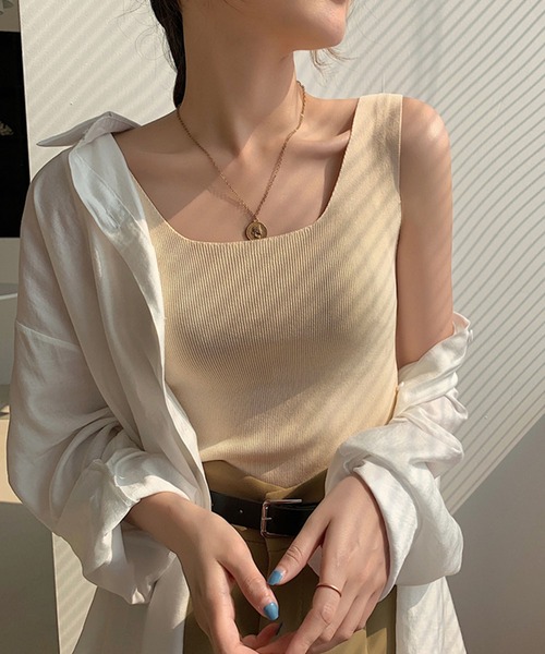 MILAE（ミレ）の「スクエアネックリブ編みタンクトップ（タンクトップ・レディース・ホワイト/ライトグリーン/イエロー/ブラック/ライトピンク/ライトベージュ/サックスブルー・FREE）」の3枚目の写真