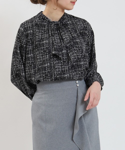 TRUDEA(トルディア)の「ツイード柄ブラウス(シャツ/ブラウス・レディース・ブラック/ホワイト・MEDIUM/LARGE)」の2枚目の写真