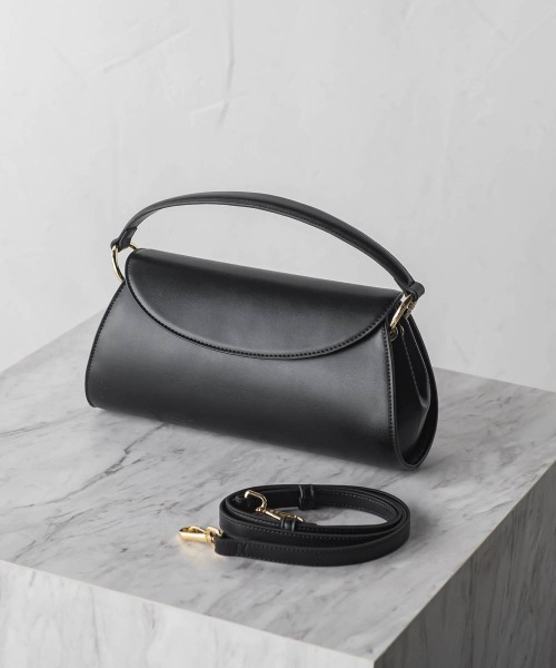 LAUTREAMONT（ロートレアモン）の「エコレザーフォルムバッグ（ハンドバッグ・レディース・ブラック/ベージュ・FREE）」の2枚目の写真