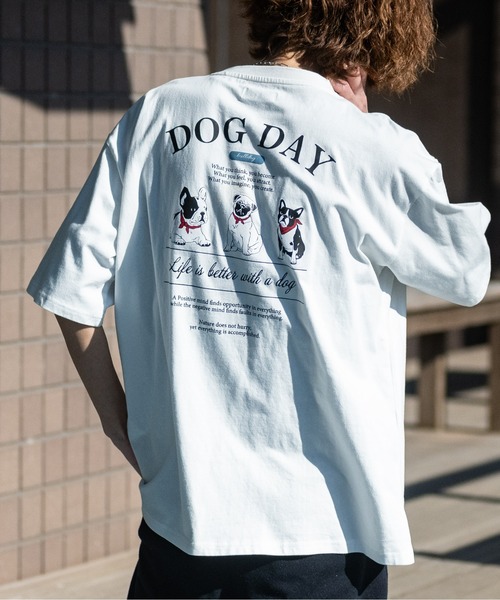 JOHN'S CLOSET(ジョンズクローゼット)の「【a】CAT&DOG プリント BIG Tシャツ(Tシャツ/カットソー・メンズ・ライトグレー系1/ブルー系2/ブラック系2/ホワイト系1/ホワイト系2/ブルー系1/ブラック系1/ライトグレー系2・MEDIUM/LARGE)」の2枚目の写真