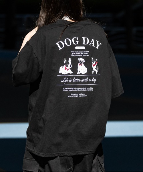 JOHN'S CLOSET(ジョンズクローゼット)の「【a】CAT&DOG プリント BIG Tシャツ(Tシャツ/カットソー・メンズ・ライトグレー系1/ブルー系2/ブラック系2/ホワイト系1/ホワイト系2/ブルー系1/ブラック系1/ライトグレー系2・MEDIUM/LARGE)」の4枚目の写真