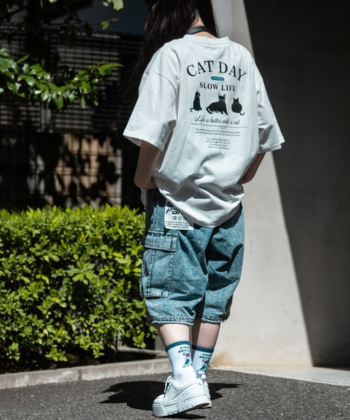 JOHN'S CLOSET(ジョンズクローゼット)の「【a】CAT&DOG プリント BIG Tシャツ(Tシャツ/カットソー・メンズ・ライトグレー系1/ブルー系2/ブラック系2/ホワイト系1/ホワイト系2/ブルー系1/ブラック系1/ライトグレー系2・MEDIUM/LARGE)」の22枚目の写真