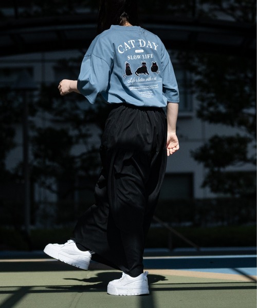 JOHN'S CLOSET(ジョンズクローゼット)の「【a】CAT&DOG プリント BIG Tシャツ(Tシャツ/カットソー・メンズ・ライトグレー系1/ブルー系2/ブラック系2/ホワイト系1/ホワイト系2/ブルー系1/ブラック系1/ライトグレー系2・MEDIUM/LARGE)」の11枚目の写真