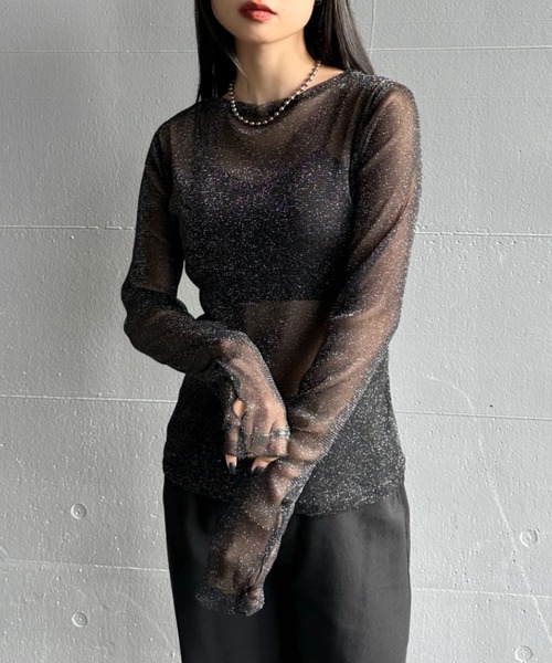 LVEU.(ラブユ.)の「【LVEU.】クルーネックラメシアートップス / トップス シアー シースルー ラメ クルーネック プルオーバー レイヤード ブラック グレー(Tシャツ/カットソー・レディース・ブラック/グレー・FREE)」の1枚目の写真