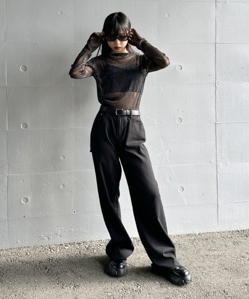 LVEU.(ラブユ.)の「【LVEU.】クルーネックラメシアートップス / トップス シアー シースルー ラメ クルーネック プルオーバー レイヤード ブラック グレー(Tシャツ/カットソー・レディース・ブラック/グレー・FREE)」の5枚目の写真