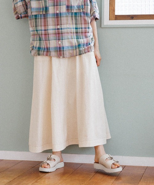 niko and...（ニコアンド）の「ベルトフレアスカート（スカート・レディース・チャコール/オレンジ/サックスブルー/アイボリー/ライトブルー・MEDIUM/LARGE）」の15枚目の写真