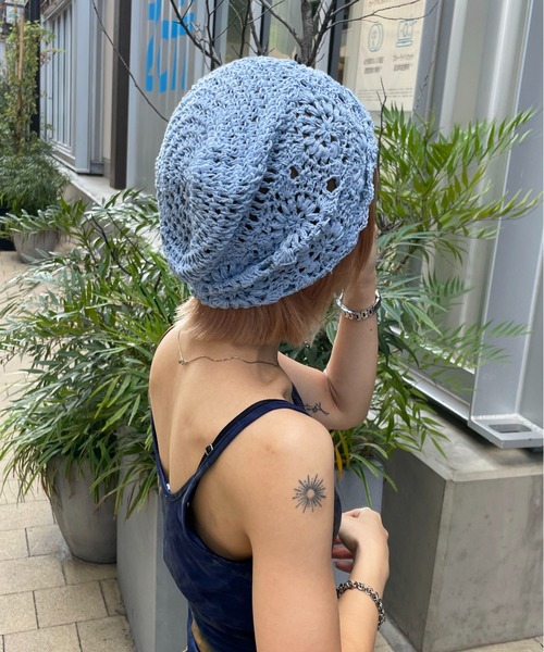 HIKA(ヒカ)の「【HIKA】カギ編みワッチCAP(ニットキャップ/ビーニー・レディース・ホワイト/ブルー/ピンク/バーガンディー/ブラック/カーキ/グレー/サックスブルー/ブラウン/イエロー・FREE)」の16枚目の写真