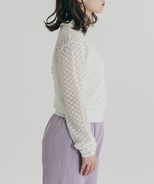 TITE IN THE STORE（ティテ　インザ　ストア）の「ダイヤ柄フリルネックニット（ニット/セーター・レディース・ブラック/オフホワイト・FREE）」の5枚目の写真