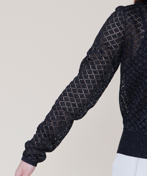 TITE IN THE STORE（ティテ　インザ　ストア）の「ダイヤ柄フリルネックニット（ニット/セーター・レディース・ブラック/オフホワイト・FREE）」の15枚目の写真