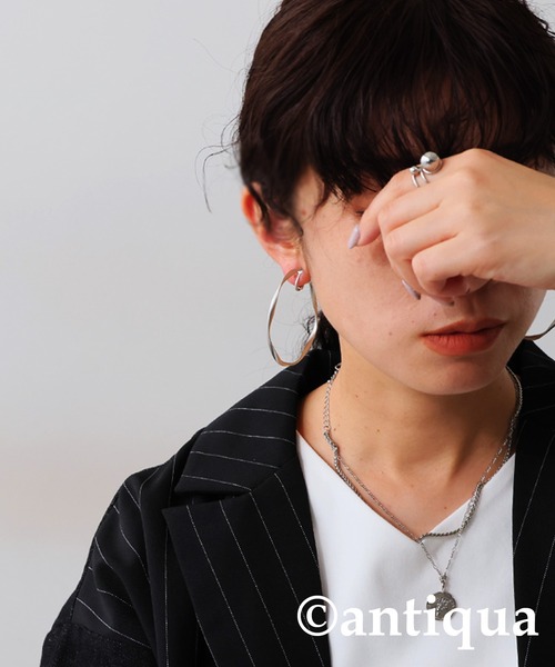 antiqua（アンティカ）の「ツイストフープイヤリング（イヤリング・レディース・ゴールド/シルバー・FREE）」の5枚目の写真