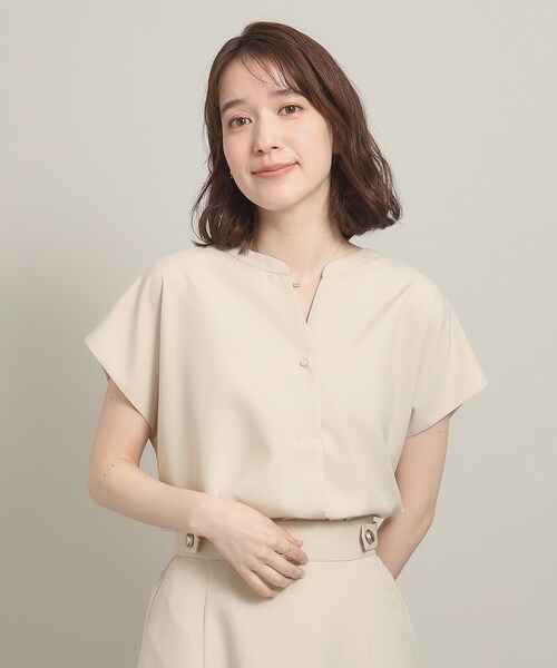 ITS'DEMO(イッツデモ)の「◆【UV/洗える/吸水速乾/冷感/イージーアイロン/通勤】麻調合繊スキッパーブラウス(シャツ/ブラウス・レディース・ベージュ/パープル/ブルー/ネイビー・38/40)」の2枚目の写真