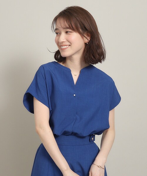 ITS'DEMO(イッツデモ)の「◆【UV/洗える/吸水速乾/冷感/イージーアイロン/通勤】麻調合繊スキッパーブラウス(シャツ/ブラウス・レディース・ベージュ/パープル/ブルー/ネイビー・38/40)」の4枚目の写真