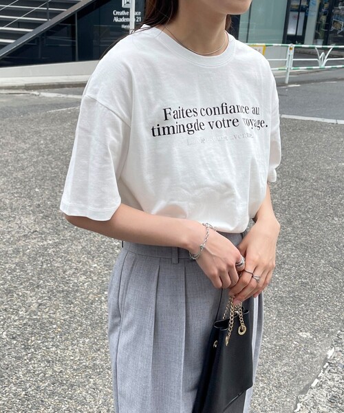 fredy emue（フレディエミュ）の「VOYAGE Tシャツ（Tシャツ/カットソー・レディース・オフホワイト/ベビーピンク/チャコールグレー・38）」の13枚目の写真