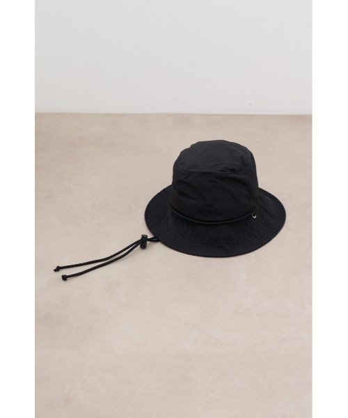 AZUL by moussy(アズールバイマウジー)の「ウォーターリペレントポケッタブルサファリハット(キャップ・レディース・ライトカーキ/ブラック/アイボリー・FREE)」の13枚目の写真