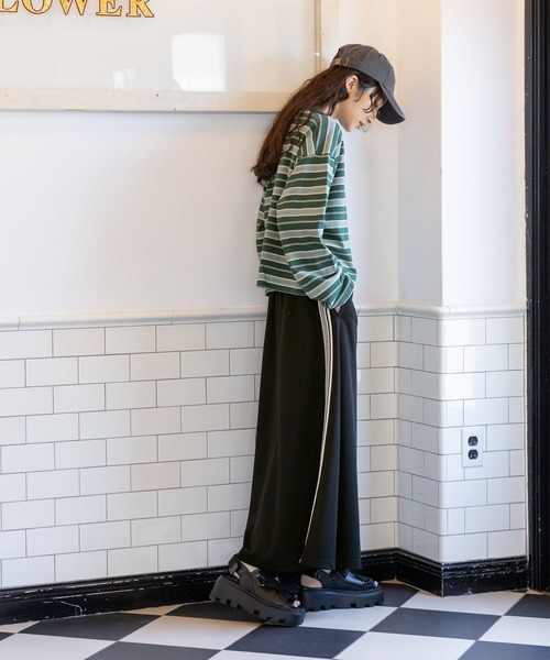 niko and...（ニコアンド）の「オリジナル斜めベルト厚底サンダル（サンダル・レディース・ブラック/グレー・MEDIUM/LARGE）」の17枚目の写真