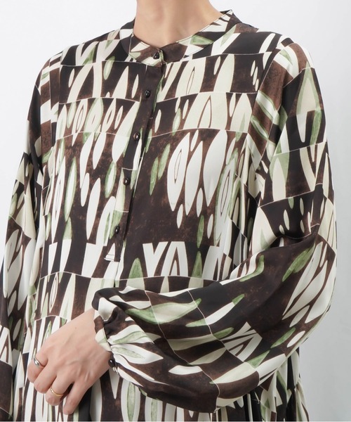 LUCA/LADY LUCK LUCA（ルカ/レディラックルカ）の「LC/LLL サイドティアードプリントワンピース / 総柄プリントマキシワンピース（ワンピース・レディース・ブラック/ブラウン・FREE）」の11枚目の写真