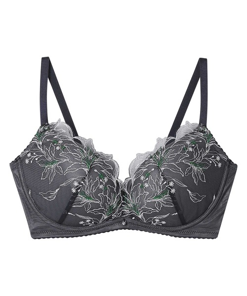 ノンワイヤーで谷間もシルエットも美しく整える【BRAGENIC 脇高