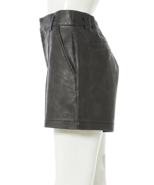 INGNI（イング）の「アンティークフェイクレザーショートパンツ（その他パンツ・レディース・ブラック/ブラウン・FREE）」の4枚目の写真