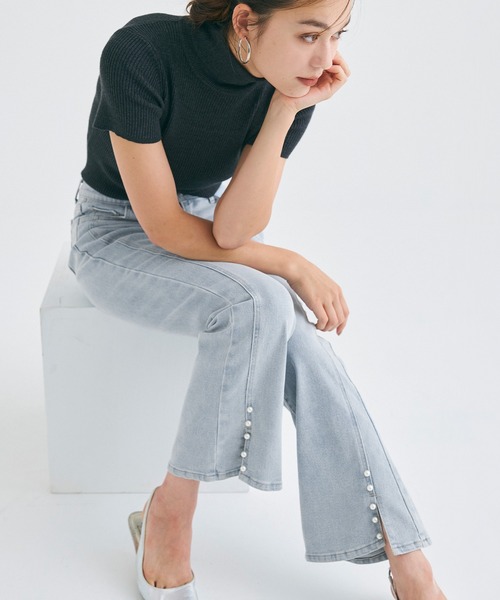 coca(coca)(コカ)の「ストレッチ 裾スリットパールデニム(デニムパンツ・レディース・ブラック/ライトブルー・S/M/L)」の2枚目の写真