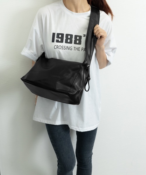 Miniministore（ミニミニストア）の「ギャザーショルダーバッグ ドロストバッグ（ショルダーバッグ・レディース・シルバー/ブラック/アイボリー/ピンク・FREE）」の6枚目の写真