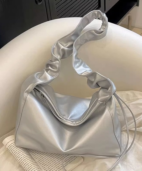 Miniministore（ミニミニストア）の「ギャザーショルダーバッグ ドロストバッグ（ショルダーバッグ・レディース・シルバー/ブラック/アイボリー/ピンク・FREE）」の13枚目の写真