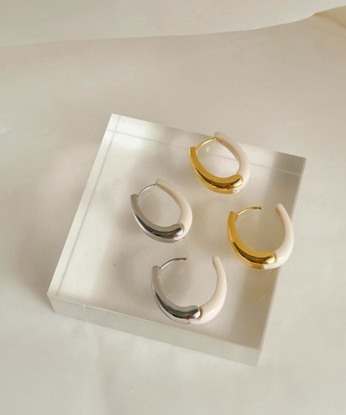 sowang(ソワン)の「バイカラーフープピアス-bicolor hoop pierce-(ピアス(両耳用)・レディース・ゴールド/シルバー・FREE)」の5枚目の写真