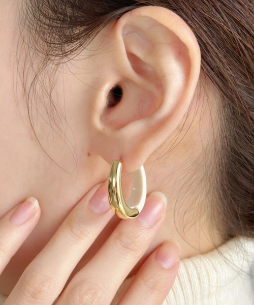 sowang(ソワン)の「バイカラーフープピアス-bicolor hoop pierce-(ピアス(両耳用)・レディース・ゴールド/シルバー・FREE)」の17枚目の写真
