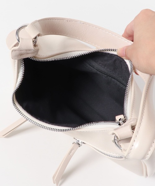 URBAN RESEARCH ROSSO WOMEN（アーバンリサーチ　ロッソ）の「ベルトデザインハンドバッグ（ハンドバッグ・レディース・ブラック/ベージュ・-）」の8枚目の写真